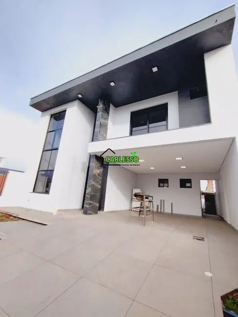 Casa com 3 quartos à venda, 167m2 em Pinheiro Machado, Santa Maria - RS - imagem 2 Foto 2 de Casa com 3 quartos à venda, 167m2 em Pinheiro Machado, Santa Maria - RS