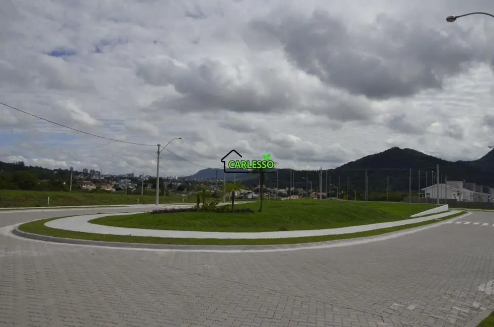 Foto 1 de Terreno / Lote à venda, 393m2 em São José, Santa Maria - RS