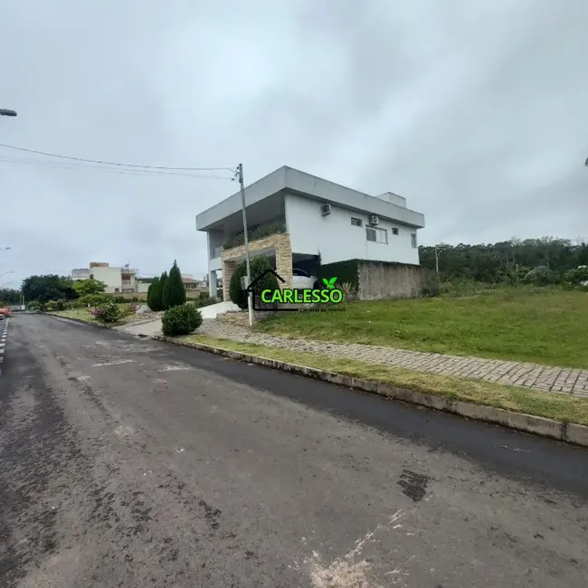 Foto 1 de Terreno / Lote à venda, 350m2 em Camobi, Santa Maria - RS
