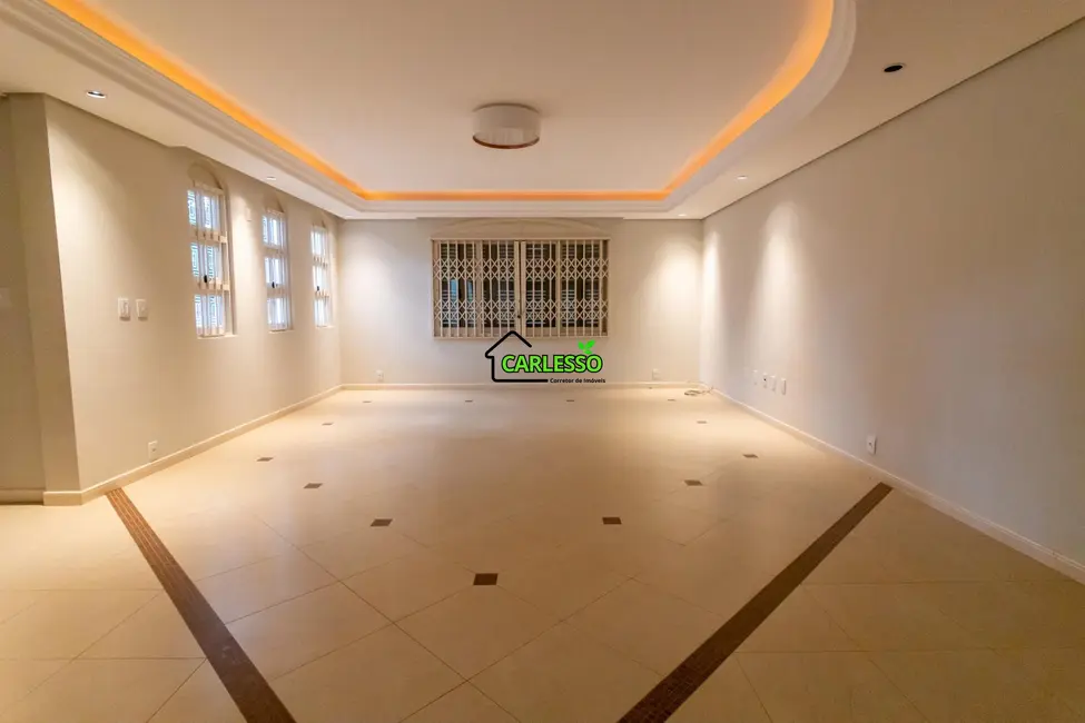 Casa com 4 quartos à venda, 421m2 em Nossa Senhora de Lourdes, Santa Maria - RS - imagem 8 Foto 8 de Casa com 4 quartos à venda, 421m2 em Nossa Senhora de Lourdes, Santa Maria - RS