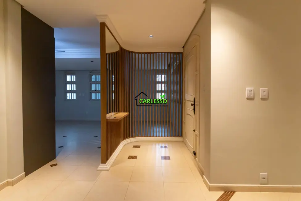 Casa com 4 quartos à venda, 421m2 em Nossa Senhora de Lourdes, Santa Maria - RS - imagem 3 Foto 3 de Casa com 4 quartos à venda, 421m2 em Nossa Senhora de Lourdes, Santa Maria - RS