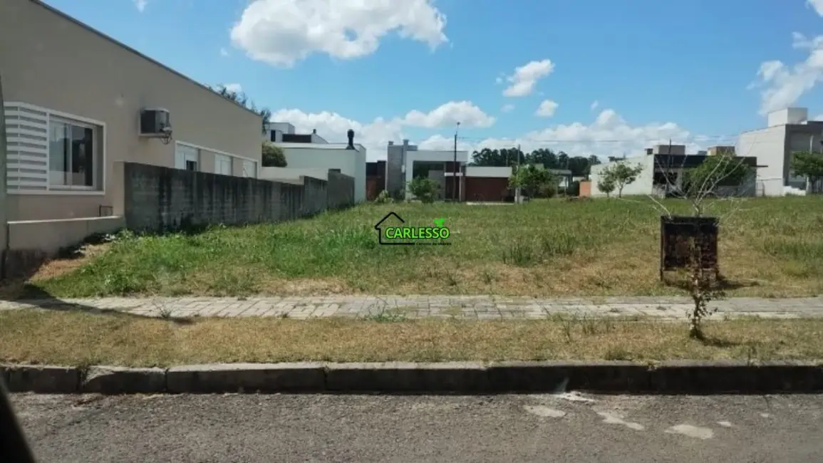 Foto 1 de Terreno / Lote à venda, 350m2 em Camobi, Santa Maria - RS