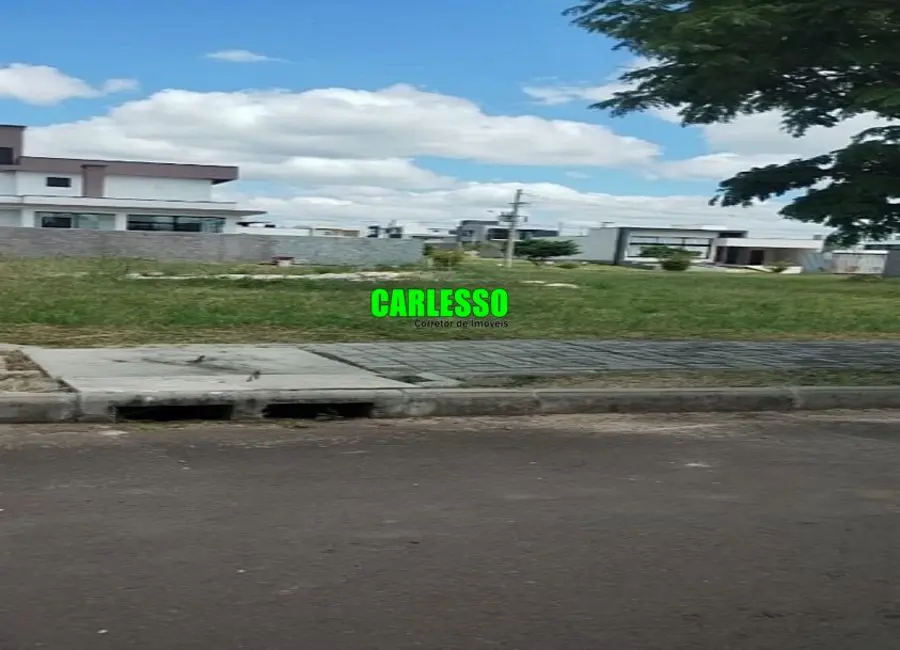 Foto 1 de Terreno / Lote à venda, 350m2 em Camobi, Santa Maria - RS