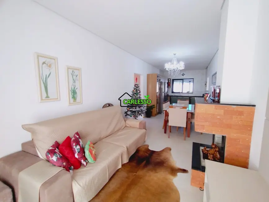 Casa com 3 quartos à venda, 132m2 em Pinheiro Machado, Santa Maria - RS - imagem 2 Foto 2 de Casa com 3 quartos à venda, 132m2 em Pinheiro Machado, Santa Maria - RS