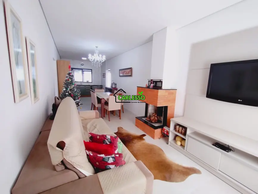 Casa com 3 quartos à venda, 132m2 em Pinheiro Machado, Santa Maria - RS - imagem 3 Foto 3 de Casa com 3 quartos à venda, 132m2 em Pinheiro Machado, Santa Maria - RS