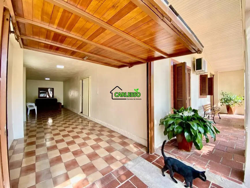 Casa com 2 quartos à venda, 151m2 em Tancredo Neves, Santa Maria - RS - imagem 4 Foto 4 de Casa com 2 quartos à venda, 151m2 em Tancredo Neves, Santa Maria - RS