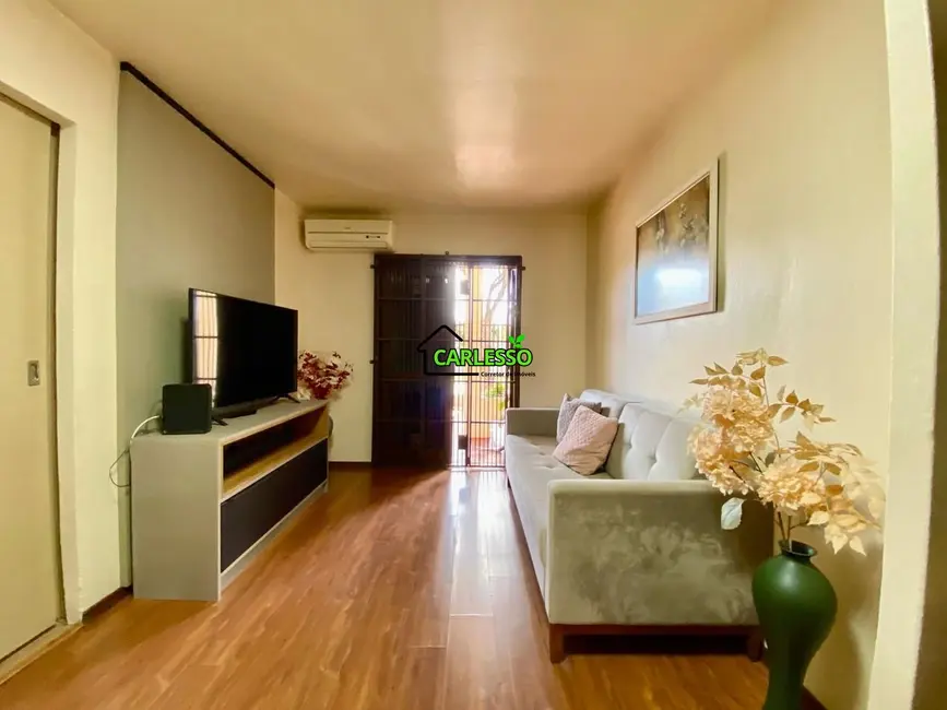 Casa com 2 quartos à venda, 151m2 em Tancredo Neves, Santa Maria - RS - imagem 6 Foto 6 de Casa com 2 quartos à venda, 151m2 em Tancredo Neves, Santa Maria - RS