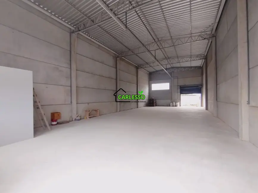 Armazém / Galpão para alugar, 200m2 em Juscelino Kubitschek, Santa Maria - RS - imagem 6 Foto 6 de Armazém / Galpão para alugar, 200m2 em Juscelino Kubitschek, Santa Maria - RS