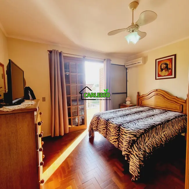 Casa com 3 quartos à venda, 231m2 em São José, Santa Maria - RS - imagem 6 Foto 6 de Casa com 3 quartos à venda, 231m2 em São José, Santa Maria - RS