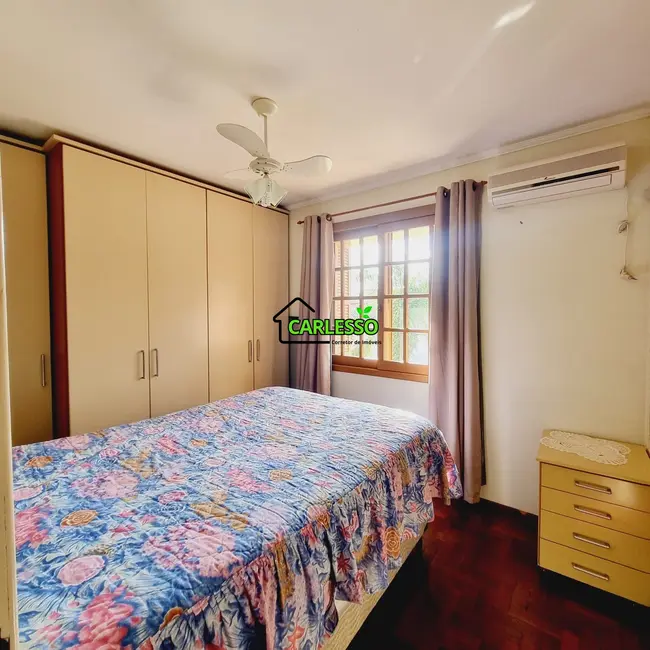 Casa com 3 quartos à venda, 231m2 em São José, Santa Maria - RS - imagem 8 Foto 8 de Casa com 3 quartos à venda, 231m2 em São José, Santa Maria - RS