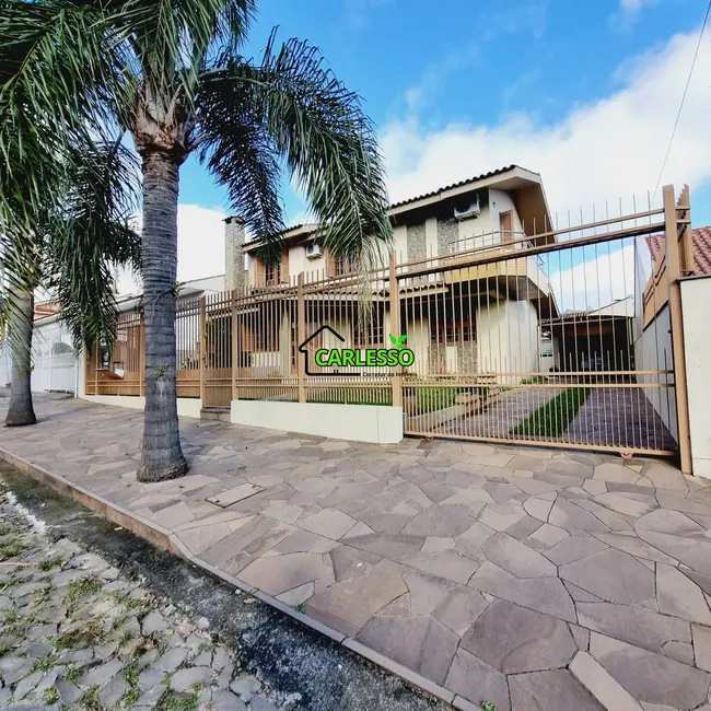 Casa com 3 quartos à venda, 231m2 em São José, Santa Maria - RS - imagem 1 Foto 1 de Casa com 3 quartos à venda, 231m2 em São José, Santa Maria - RS