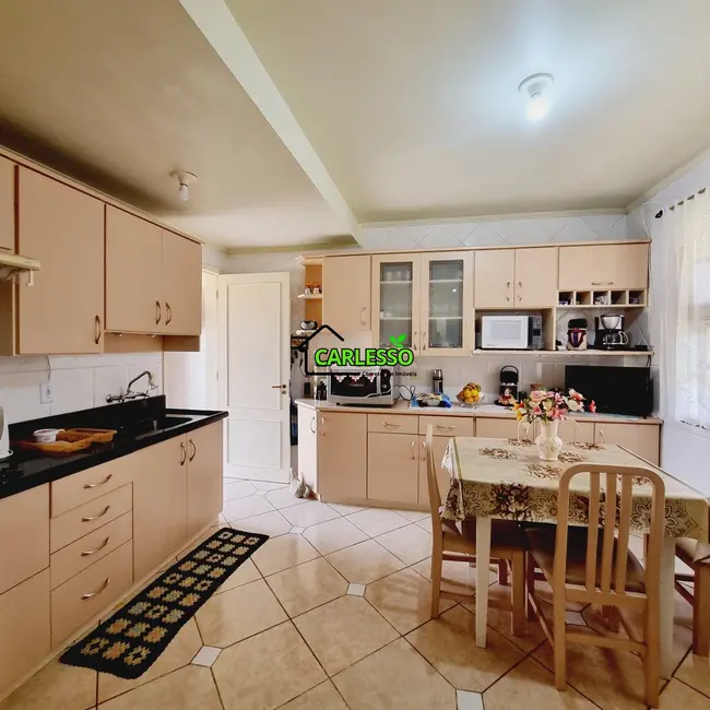 Casa com 3 quartos à venda, 231m2 em São José, Santa Maria - RS - imagem 4 Foto 4 de Casa com 3 quartos à venda, 231m2 em São José, Santa Maria - RS