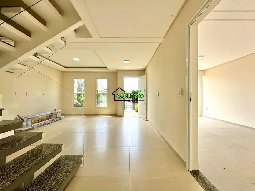 Casa com 3 quartos à venda, 144m2 em Pinheiro Machado, Santa Maria - RS - imagem 3 Foto 3 de Casa com 3 quartos à venda, 144m2 em Pinheiro Machado, Santa Maria - RS