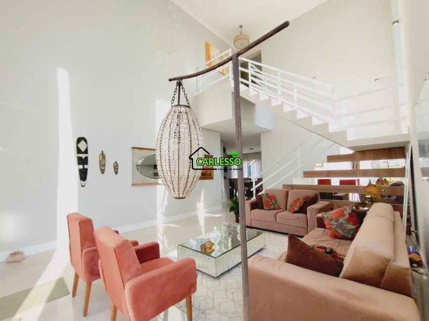 Casa com 4 quartos à venda, 434m2 em Camobi, Santa Maria - RS - imagem 7 Foto 7 de Casa com 4 quartos à venda, 434m2 em Camobi, Santa Maria - RS