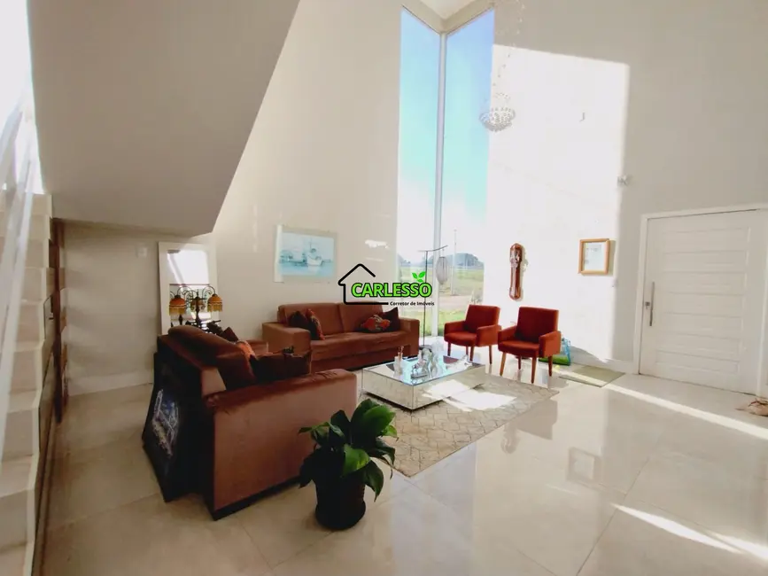 Casa com 4 quartos à venda, 434m2 em Camobi, Santa Maria - RS - imagem 9 Foto 9 de Casa com 4 quartos à venda, 434m2 em Camobi, Santa Maria - RS