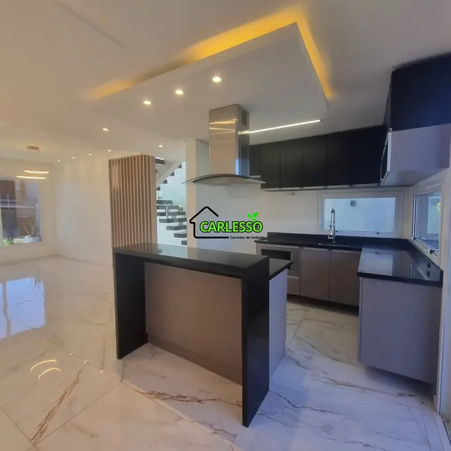 Casa com 3 quartos à venda, 190m2 em São José, Santa Maria - RS - imagem 4 Foto 4 de Casa com 3 quartos à venda, 190m2 em São José, Santa Maria - RS