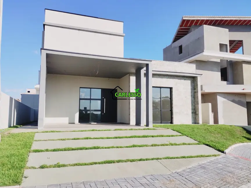 Foto 2 de Casa com 3 quartos à venda, 166m2 em Camobi, Santa Maria - RS