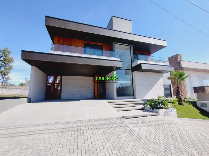 Casa com 5 quartos à venda, 381m2 em Camobi, Santa Maria - RS - imagem 1 Foto 1 de Casa com 5 quartos à venda, 381m2 em Camobi, Santa Maria - RS