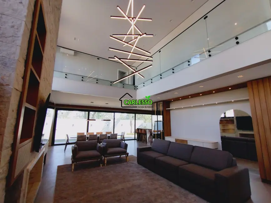 Casa com 5 quartos à venda, 381m2 em Camobi, Santa Maria - RS - imagem 9 Foto 9 de Casa com 5 quartos à venda, 381m2 em Camobi, Santa Maria - RS