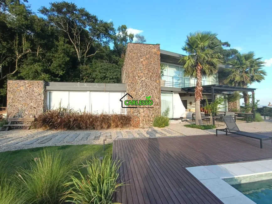 Foto 2 de Chácara com 3 quartos à venda, 300m2 em Santa Maria - RS