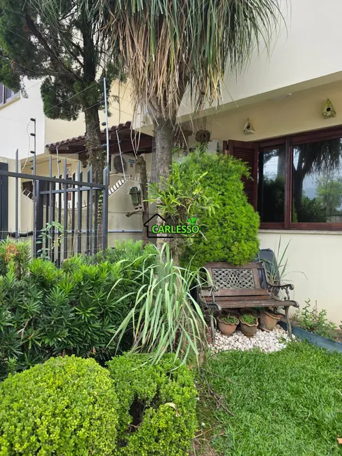 Foto 2 de Casa com 3 quartos à venda, 135m2 em Camobi, Santa Maria - RS