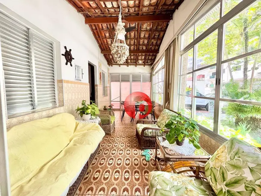 Casa com 4 quartos à venda, 350m2 em Canto do Forte, Praia Grande - SP - imagem 3 Foto 3 de Casa com 4 quartos à venda, 350m2 em Canto do Forte, Praia Grande - SP