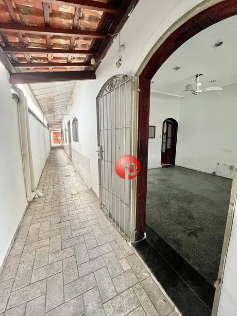 Casa com 3 quartos à venda, 210m2 em Praia Grande - SP - imagem 4 Foto 4 de Casa com 3 quartos à venda, 210m2 em Praia Grande - SP