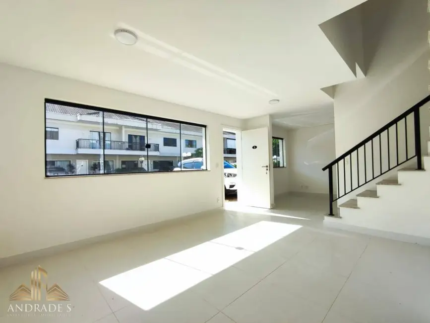 Foto 2 de Casa de Condomínio com 3 quartos para alugar, 198m2 em Vargem Grande, Rio De Janeiro - RJ