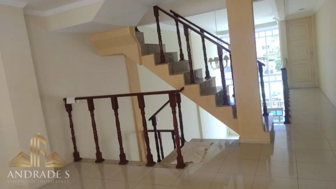 Foto 4 de Casa de Condomínio com 5 quartos para alugar, 320m2 em Vargem Grande, Rio De Janeiro - RJ