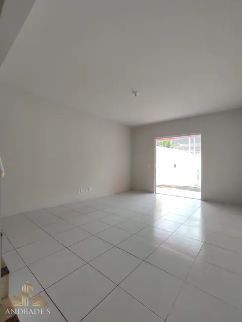 Casa de Condomínio com 2 quartos para alugar, 145m2 em Vargem Pequena, Rio De Janeiro - RJ - imagem 8 Foto 8 de Casa de Condomínio com 2 quartos para alugar, 145m2 em Vargem Pequena, Rio De Janeiro - RJ