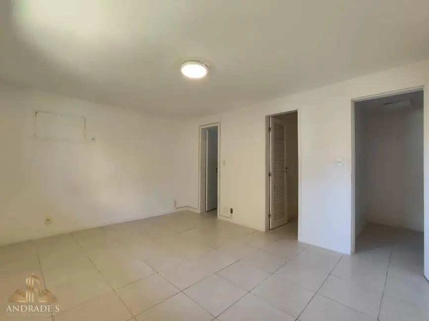 Casa de Condomínio com 3 quartos para alugar, 200m2 em Recreio dos Bandeirantes, Rio De Janeiro - RJ - imagem 6 Foto 6 de Casa de Condomínio com 3 quartos para alugar, 200m2 em Recreio dos Bandeirantes, Rio De Janeiro - RJ