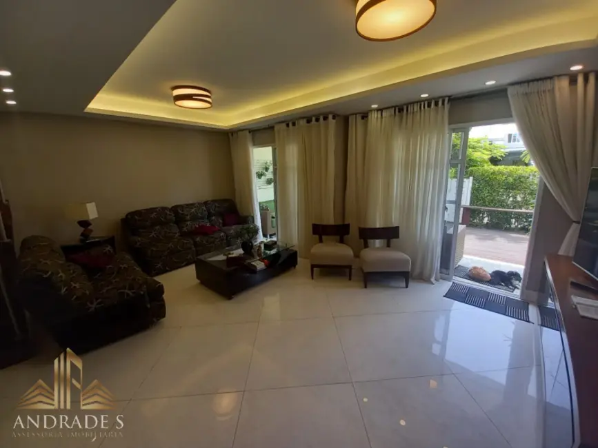 Foto 3 de Casa de Condomínio com 3 quartos à venda, 180m2 em Recreio dos Bandeirantes, Rio De Janeiro - RJ