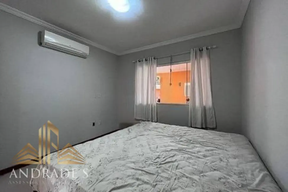 Casa de Condomínio com 3 quartos à venda, 200m2 em Vargem Grande, Rio De Janeiro - RJ - imagem 8 Foto 8 de Casa de Condomínio com 3 quartos à venda, 200m2 em Vargem Grande, Rio De Janeiro - RJ