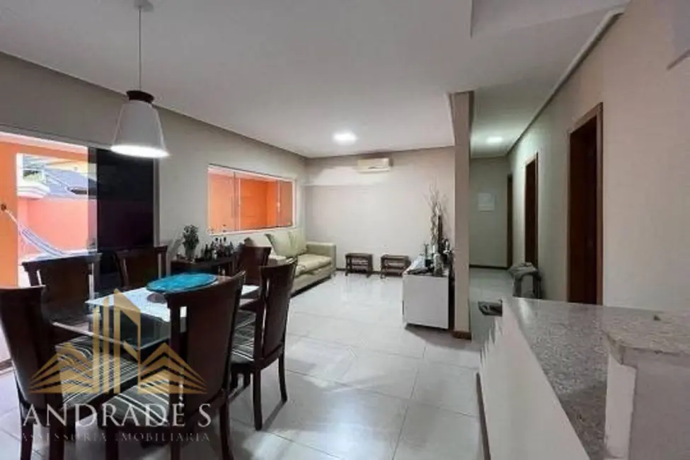 Casa de Condomínio com 3 quartos à venda, 200m2 em Vargem Grande, Rio De Janeiro - RJ - imagem 4 Foto 4 de Casa de Condomínio com 3 quartos à venda, 200m2 em Vargem Grande, Rio De Janeiro - RJ