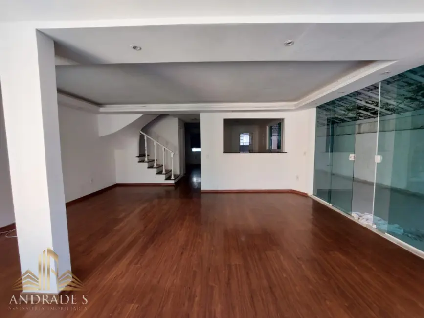 Casa de Condomínio com 4 quartos à venda, 180m2 em Vargem Grande, Rio De Janeiro - RJ - imagem 5 Foto 5 de Casa de Condomínio com 4 quartos à venda, 180m2 em Vargem Grande, Rio De Janeiro - RJ