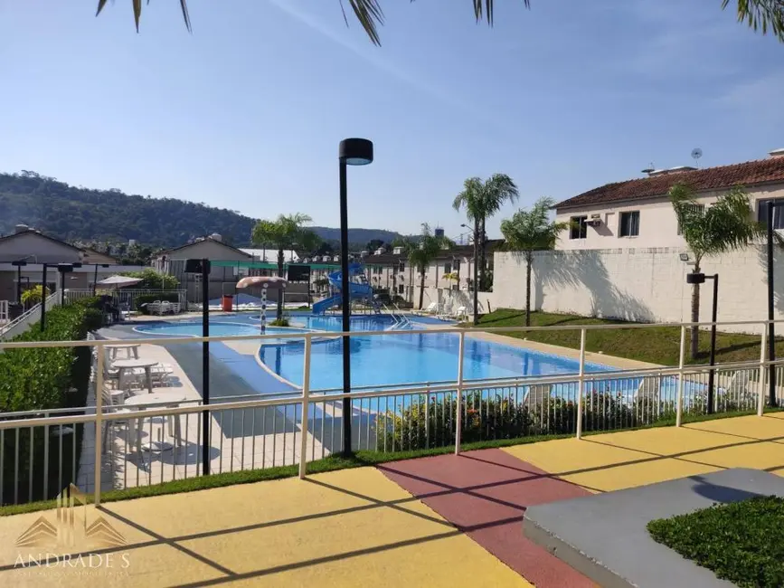 Foto 2 de Casa de Condomínio com 2 quartos para alugar, 65m2 em Guaratiba, Rio De Janeiro - RJ