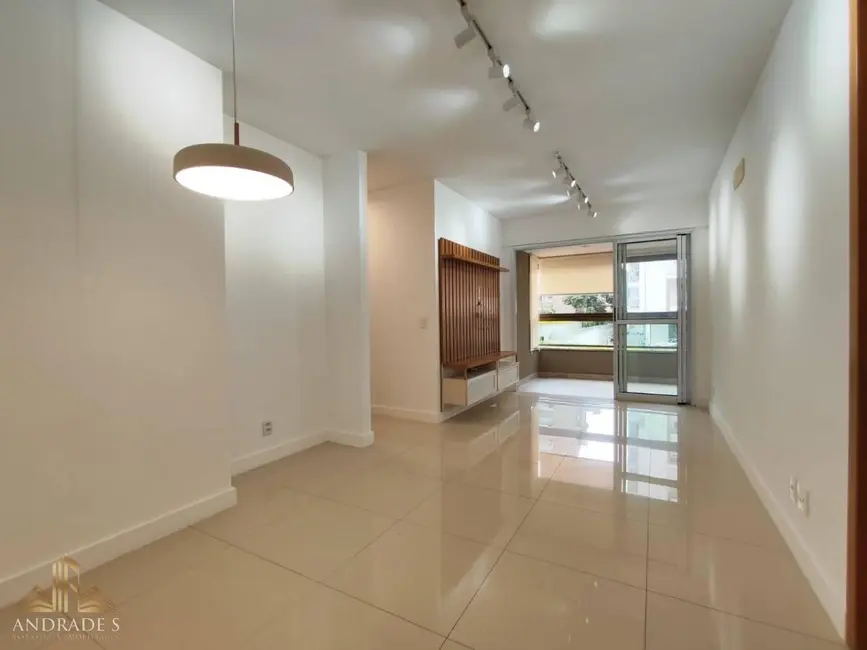 Apartamento com 2 quartos para alugar, 70m2 em Recreio dos Bandeirantes, Rio De Janeiro - RJ - imagem 2 Foto 2 de Apartamento com 2 quartos para alugar, 70m2 em Recreio dos Bandeirantes, Rio De Janeiro - RJ