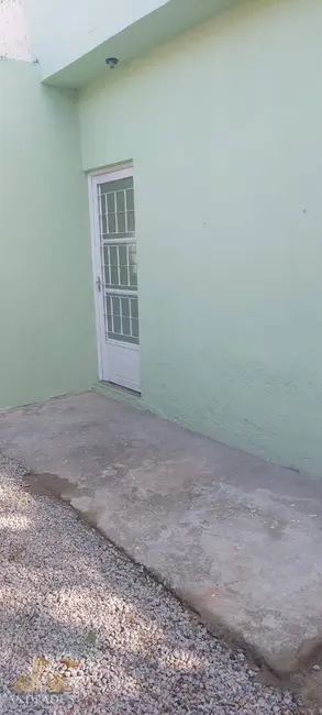 Foto 2 de Casa com 2 quartos para alugar, 59m2 em Bangu, Rio De Janeiro - RJ