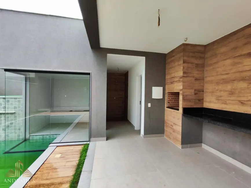 Casa de Condomínio com 4 quartos à venda, 350m2 em Barra da Tijuca, Rio De Janeiro - RJ - imagem 4 Foto 4 de Casa de Condomínio com 4 quartos à venda, 350m2 em Barra da Tijuca, Rio De Janeiro - RJ