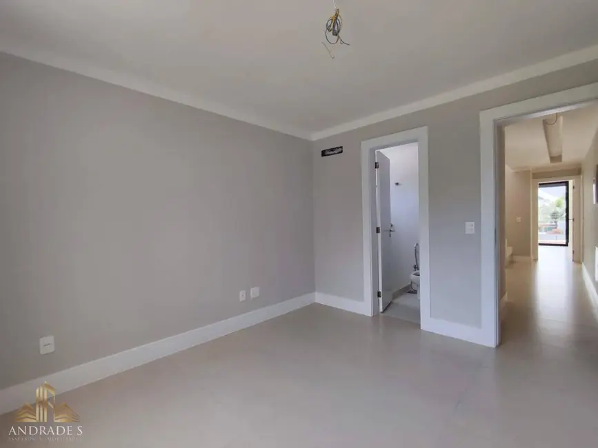 Casa de Condomínio com 5 quartos à venda, 380m2 em Barra da Tijuca, Rio De Janeiro - RJ - imagem 6 Foto 6 de Casa de Condomínio com 5 quartos à venda, 380m2 em Barra da Tijuca, Rio De Janeiro - RJ