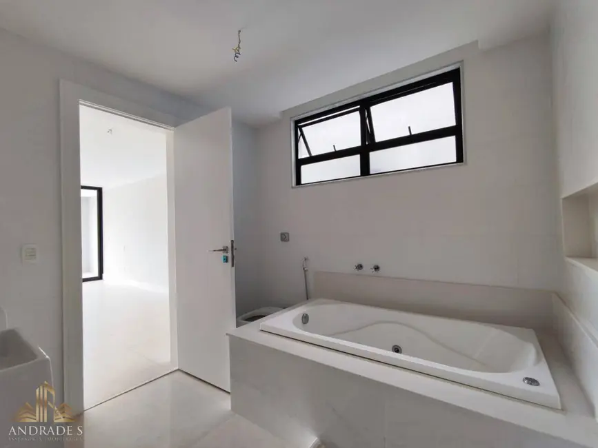 Casa de Condomínio com 4 quartos à venda, 350m2 em Barra da Tijuca, Rio De Janeiro - RJ - imagem 9 Foto 9 de Casa de Condomínio com 4 quartos à venda, 350m2 em Barra da Tijuca, Rio De Janeiro - RJ