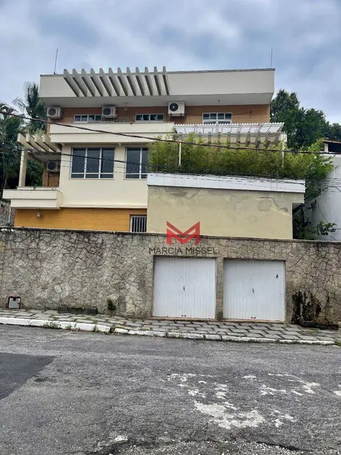 Foto 2 de Casa com 4 quartos à venda, 345m2 em Palmeiras, Nova Iguacu - RJ