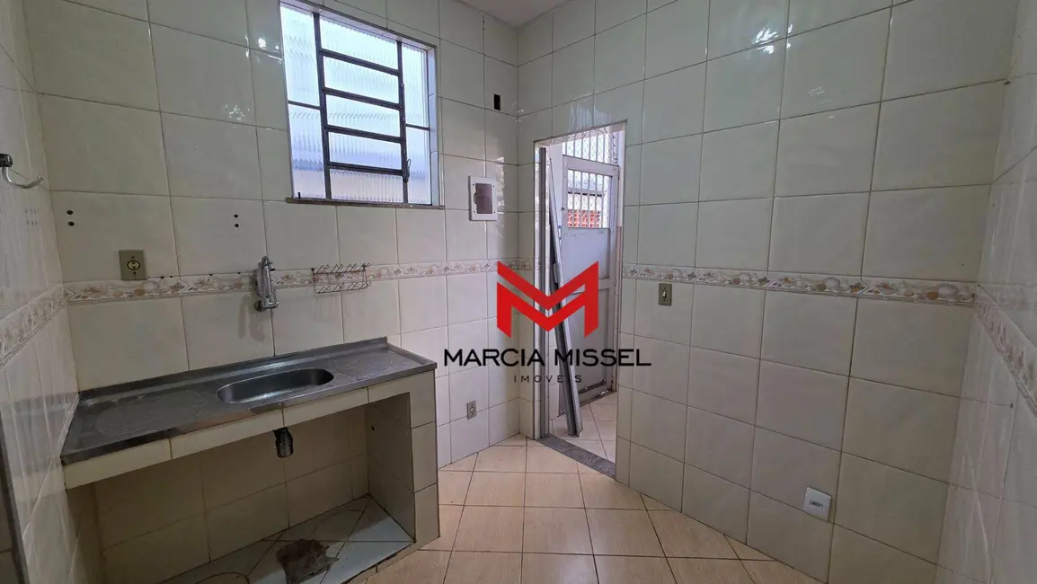 Casa com 1 quarto para alugar, 33m2 em Califórnia, Nova Iguacu - RJ - imagem 9 Foto 9 de Casa com 1 quarto para alugar, 33m2 em Califórnia, Nova Iguacu - RJ