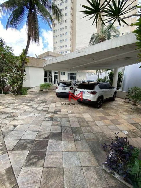 Casa com 4 quartos à venda e para alugar, 969m2 em Centro, Nova Iguacu - RJ - imagem 7 Foto 7 de Casa com 4 quartos à venda e para alugar, 969m2 em Centro, Nova Iguacu - RJ