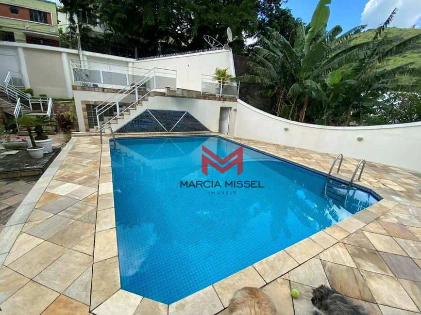 Casa com 4 quartos à venda e para alugar, 969m2 em Centro, Nova Iguacu - RJ - imagem 5 Foto 5 de Casa com 4 quartos à venda e para alugar, 969m2 em Centro, Nova Iguacu - RJ