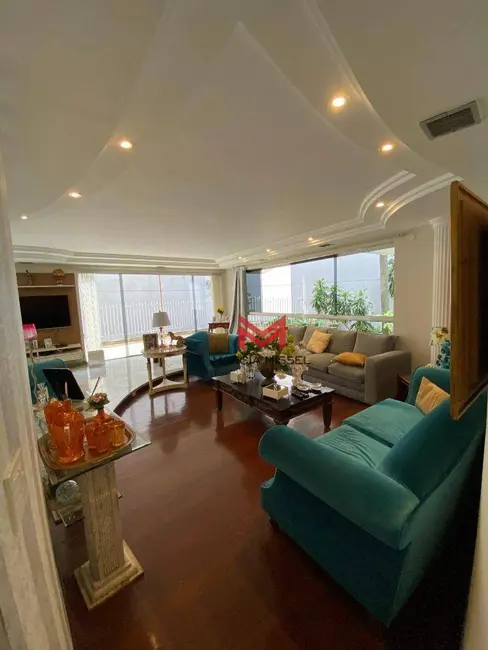 Casa com 4 quartos à venda e para alugar, 969m2 em Centro, Nova Iguacu - RJ - imagem 9 Foto 9 de Casa com 4 quartos à venda e para alugar, 969m2 em Centro, Nova Iguacu - RJ