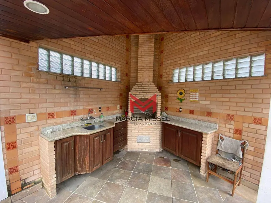Casa com 4 quartos à venda e para alugar, 969m2 em Centro, Nova Iguacu - RJ - imagem 6 Foto 6 de Casa com 4 quartos à venda e para alugar, 969m2 em Centro, Nova Iguacu - RJ