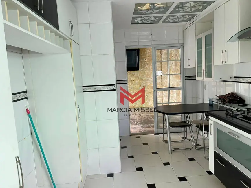 Casa de Condomínio com 4 quartos à venda, 200m2 em Duque Estrada, Nova Iguacu - RJ - imagem 4 Foto 4 de Casa de Condomínio com 4 quartos à venda, 200m2 em Duque Estrada, Nova Iguacu - RJ