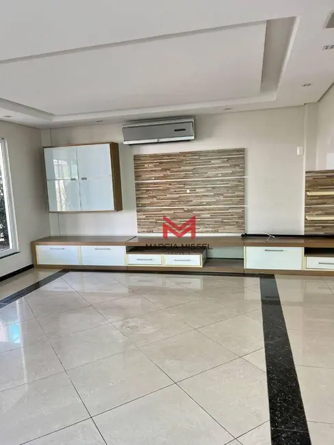 Casa de Condomínio com 4 quartos à venda, 200m2 em Duque Estrada, Nova Iguacu - RJ - imagem 3 Foto 3 de Casa de Condomínio com 4 quartos à venda, 200m2 em Duque Estrada, Nova Iguacu - RJ