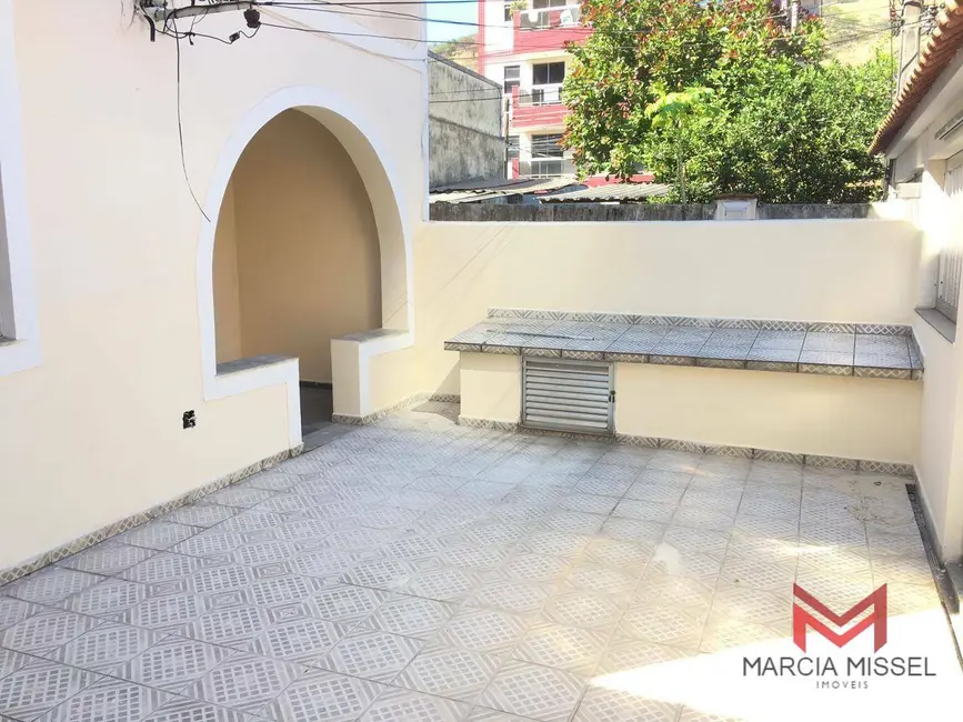 Foto 2 de Casa com 3 quartos para alugar, 136m2 em Alvarez, Nova Iguacu - RJ